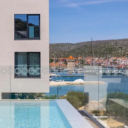 Marinus Hotel Marina (Bossoglina)