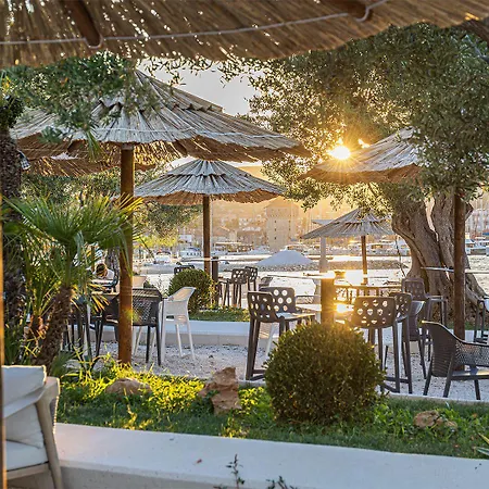 Marinus Hotel Marina (Bossoglina)