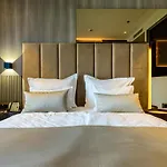 Marinus Hotel