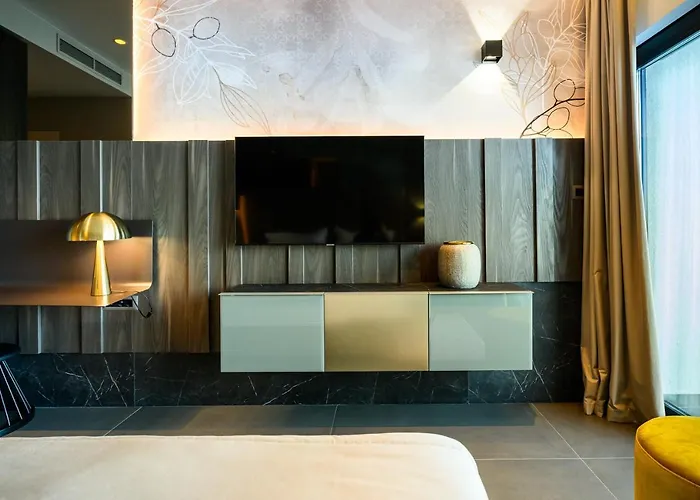Marinus فندق 4*