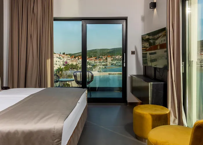 فندق Marinus 4*