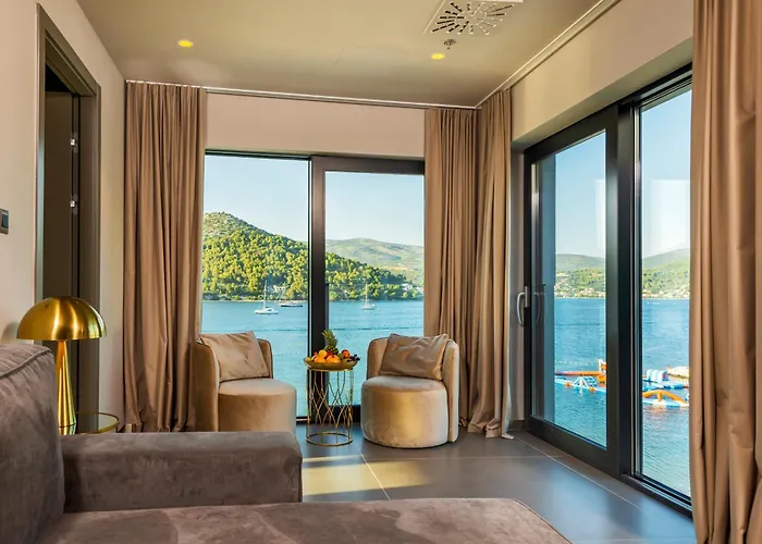 فندق Marinus 4*